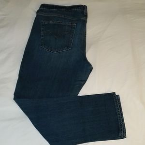 Levi's Boyfriend Cropped Jeans